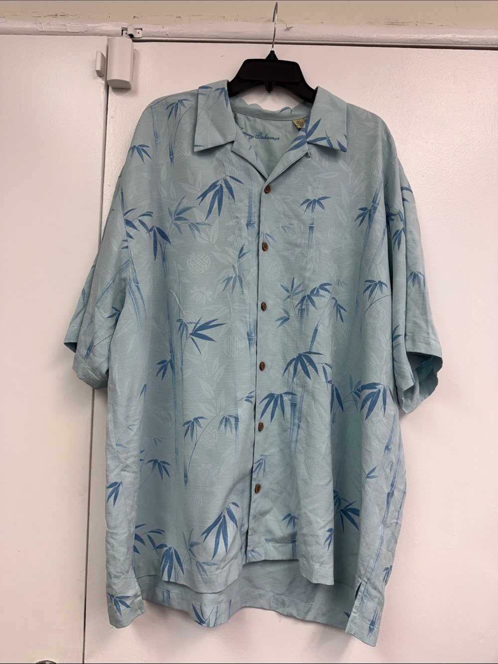 Tommy Bahama XXL Light Blue Bamboo Print Camp Shirt Tropical button down shirt